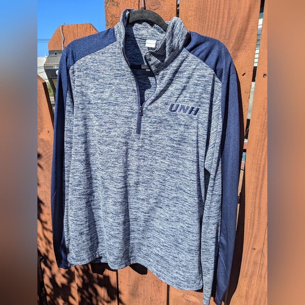 (Unisex) University of New Hampshire fans! Quarter-Zip Pullover, size medium